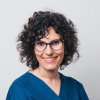 Dr Dina Saks